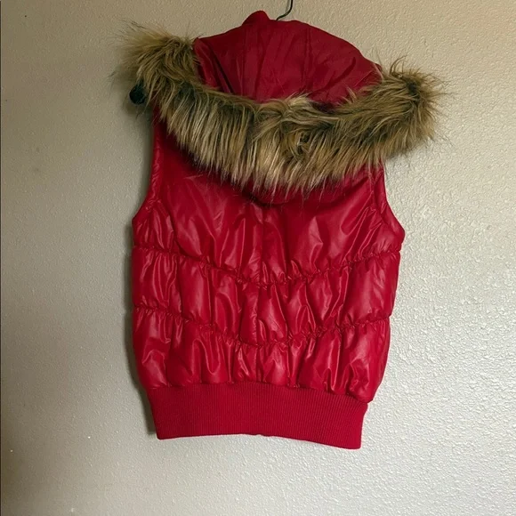 INC International Concepts Red Quilted Vest with Faux Fur Trim - Picture 3 of 3